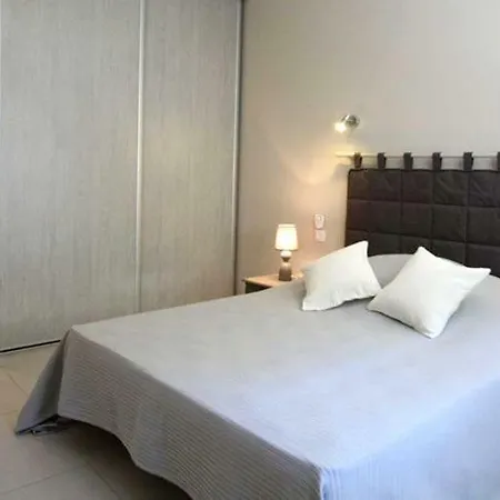 Algajola Sleeps 2 Air Con Wifi *